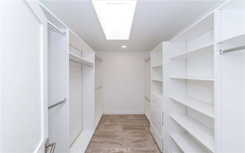 HUGE WALK-IN CLOSET W/ ORGANIZER