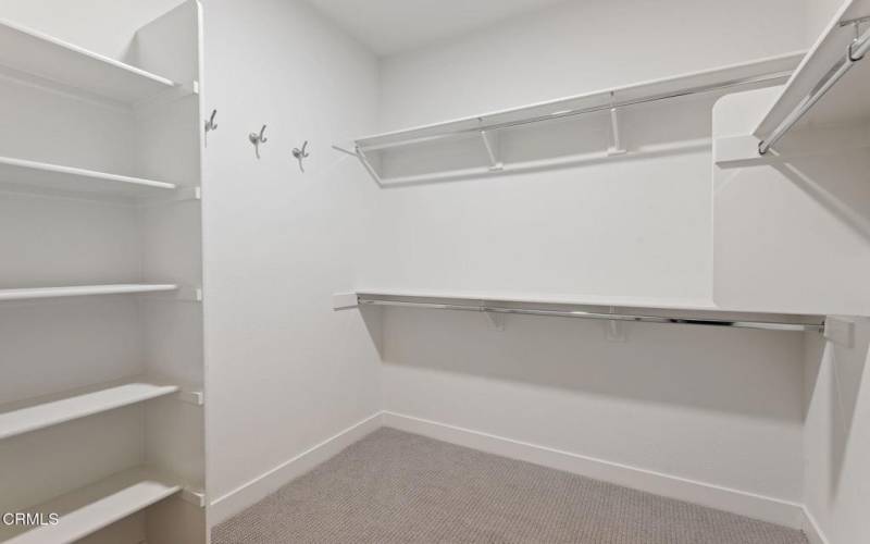 21-web-or-mls-21 - Primary Closet