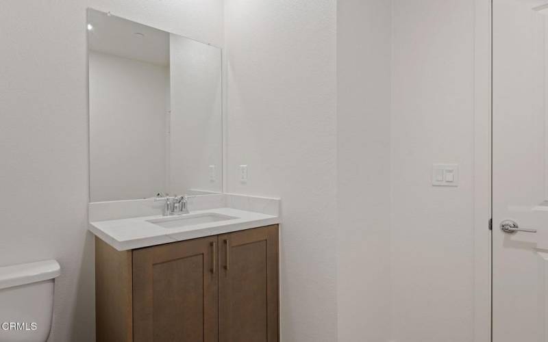 26-web-or-mls-26 - Powder Room