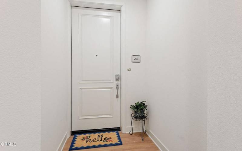 5-web-or-mls-05 - Unit Entrance