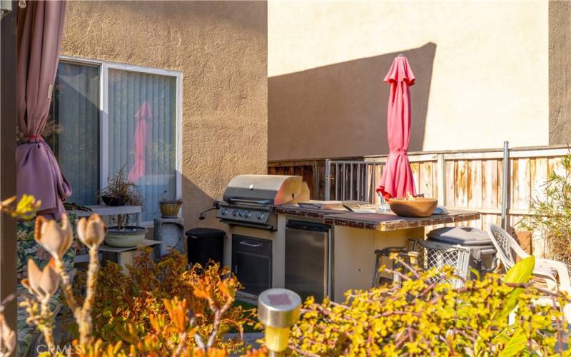 outdoor kitchen