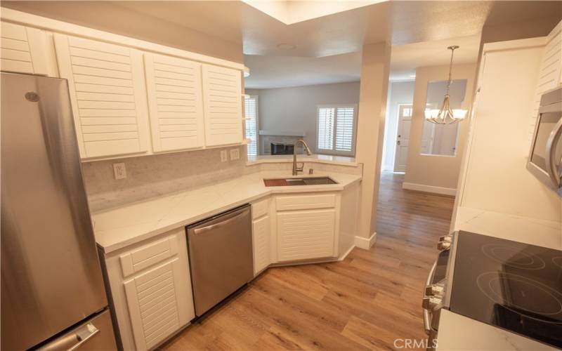 KITCHEN WITH ALL NEW APPLIANCES