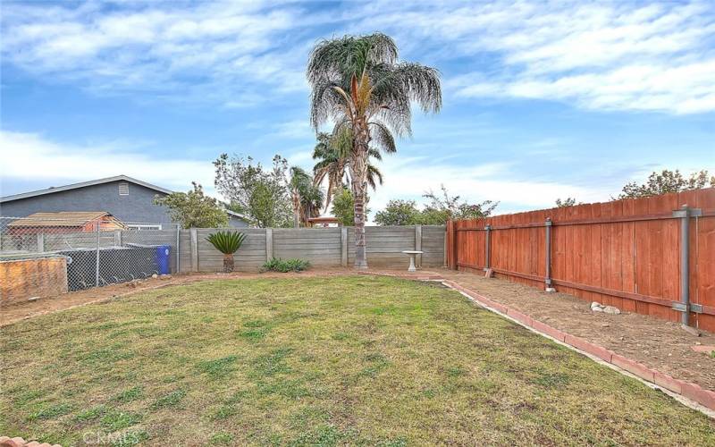 Side yard off kitchen and bedroom #4