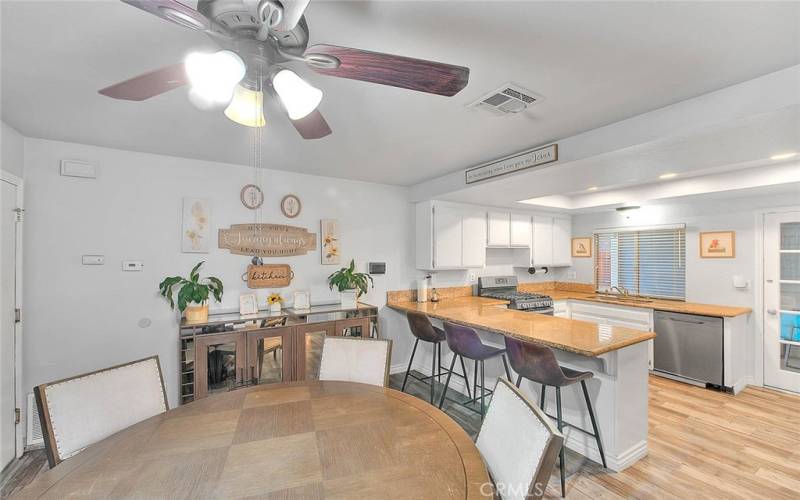 Dining room/kitchen