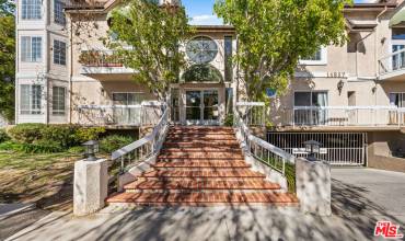 14937 Dickens Street 109, Sherman Oaks, California 91403, 3 Bedrooms Bedrooms, ,3 BathroomsBathrooms,Residential Lease,Rent,14937 Dickens Street 109,24466967