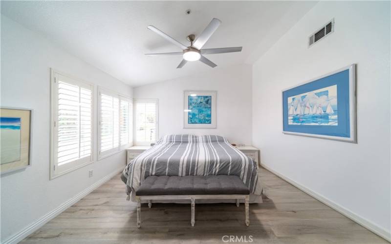 MASTER BEDROOM UPSTAIRS