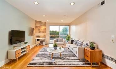 2263 Fox Hills Drive 102, Los Angeles, California 90064, 3 Bedrooms Bedrooms, ,3 BathroomsBathrooms,Residential,Buy,2263 Fox Hills Drive 102,TR24199702