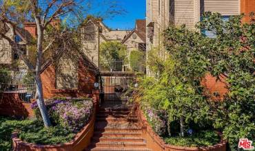 835 S Lucerne Boulevard 104, Los Angeles, California 90005, 2 Bedrooms Bedrooms, ,2 BathroomsBathrooms,Residential Lease,Rent,835 S Lucerne Boulevard 104,24467159