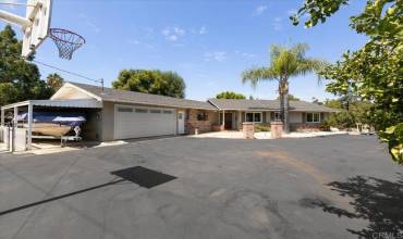 618 E 8th Ave., Escondido, California 92025, 3 Bedrooms Bedrooms, ,2 BathroomsBathrooms,Residential Lease,Rent,618 E 8th Ave.,NDP2408208