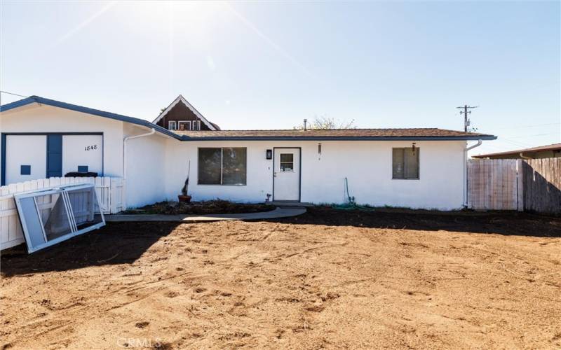 Front House 2 BR 1 BA plus Bonus room and 1 Car Garage