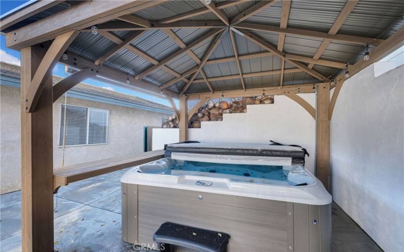 Jacuzzi Included in Sale