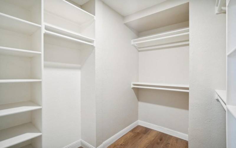 82235 Master Bedroom Walk In Closet