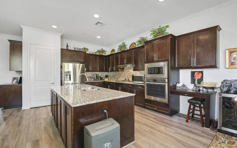 11 KITCHEN MLS