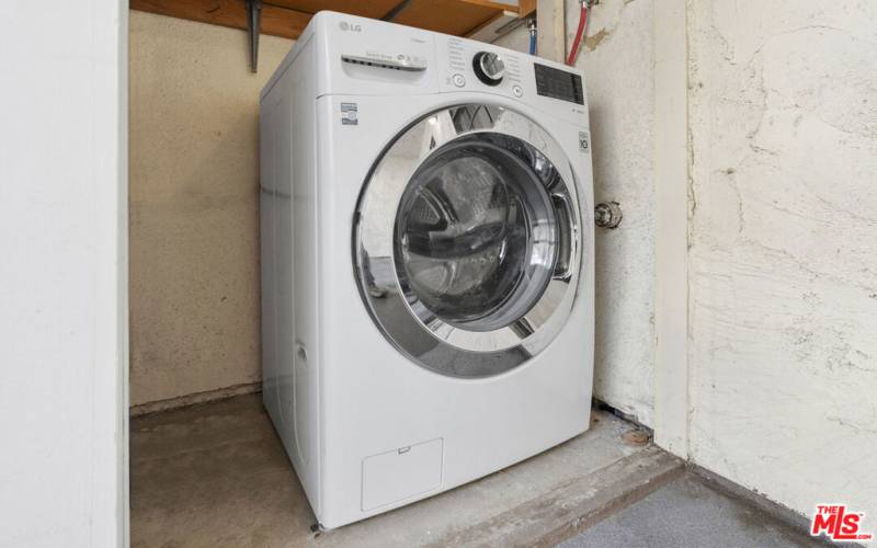 In unit washer and dryer