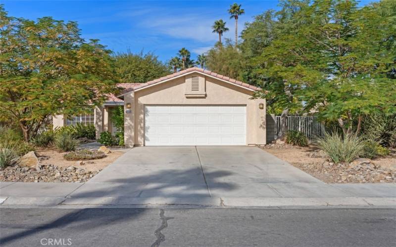 Long driveway with plenty of parking spaces for your family and friends!
