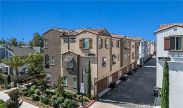 241 N Magnolia Avenue 2, Anaheim, California 92801, 2 Bedrooms Bedrooms, ,2 BathroomsBathrooms,Residential,Buy,241 N Magnolia Avenue 2,SB24189260