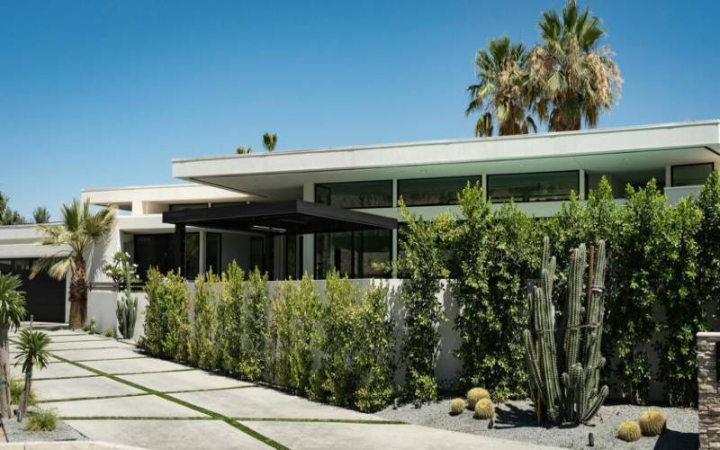 House with Driveway, Street View