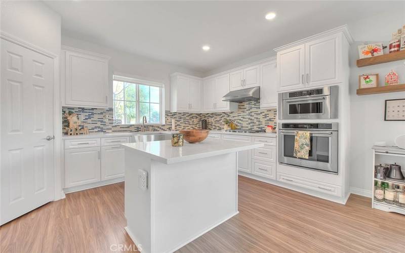 Upgraded Kitchen w/ Stainless Steel Appliances & Walk-In Pantry