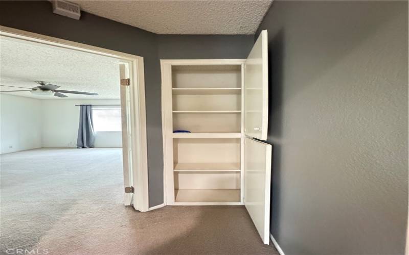 Lining closet / upstairs