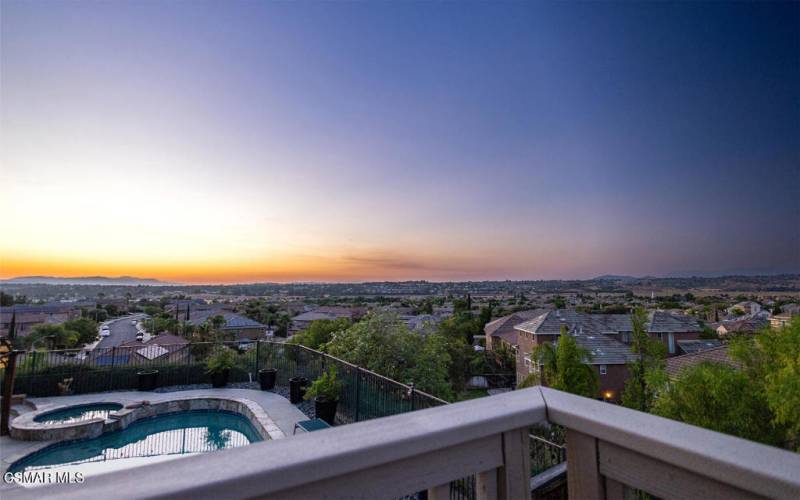 BALCONY BALOON VIEW