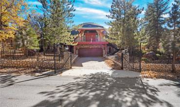 160 Yosemite Drive, Big Bear City, California 92314, 4 Bedrooms Bedrooms, ,2 BathroomsBathrooms,Residential,Buy,160 Yosemite Drive,PW24242338