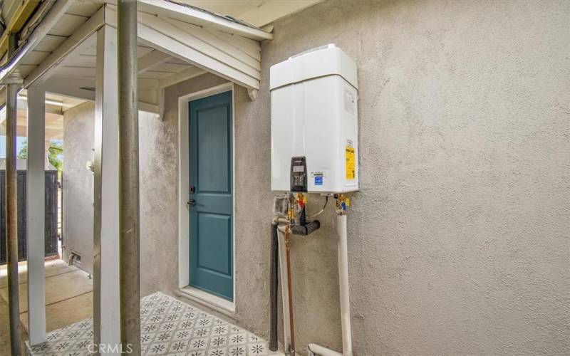 Tankless water heater