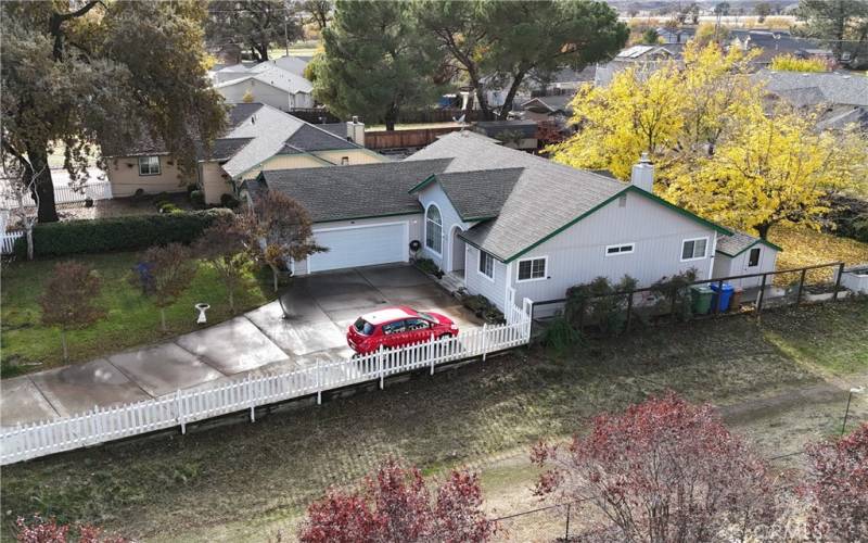 Long driveway for guests or RV.