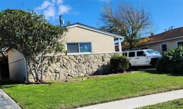 11804 Atkinson Avenue, Hawthorne, California 90250, 3 Bedrooms Bedrooms, ,2 BathroomsBathrooms,Residential,Buy,11804 Atkinson Avenue,IN24233757