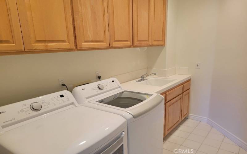 Another view of the laundry room