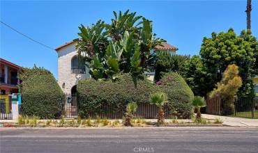 6669 De Longpre Avenue, Los Angeles, California 90028, 2 Bedrooms Bedrooms, ,1 BathroomBathrooms,Residential Lease,Rent,6669 De Longpre Avenue,PW24242211