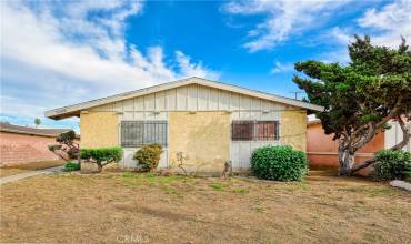 13426 S San Pedro Street, Los Angeles, California 90061, 8 Bedrooms Bedrooms, ,5 BathroomsBathrooms,Residential Income,Buy,13426 S San Pedro Street,MB24239208