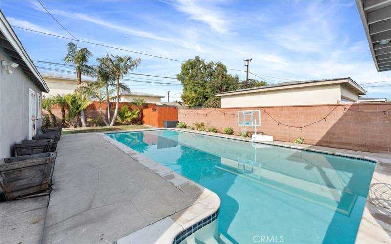 huge pool for the family and friends to enjoy