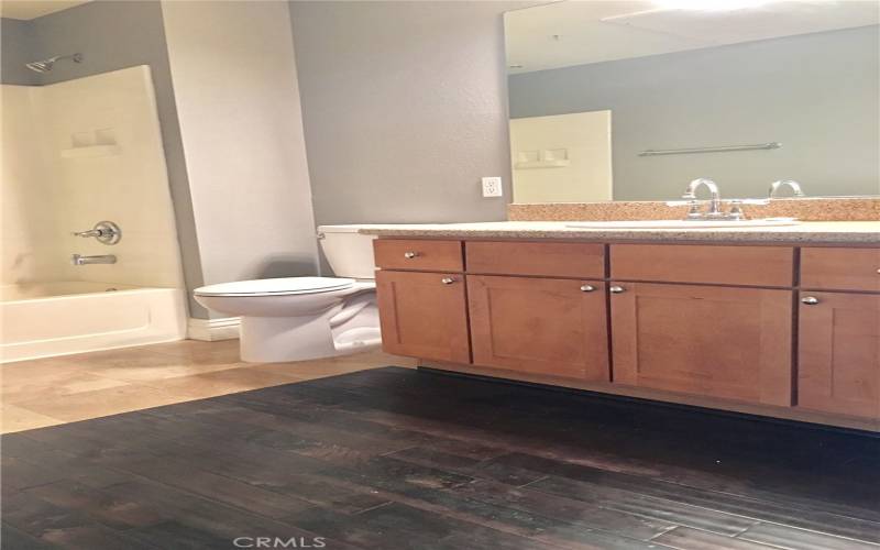 2nd Bathroom w (with) Hardwood & Tile Floor!