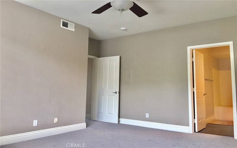 Master Suite w Ceiling Fan!