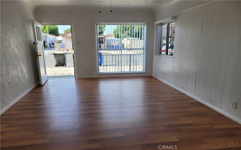 Livingroom with laminate floors