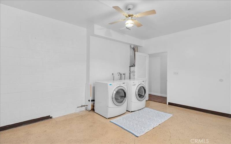 laundry/bonus area