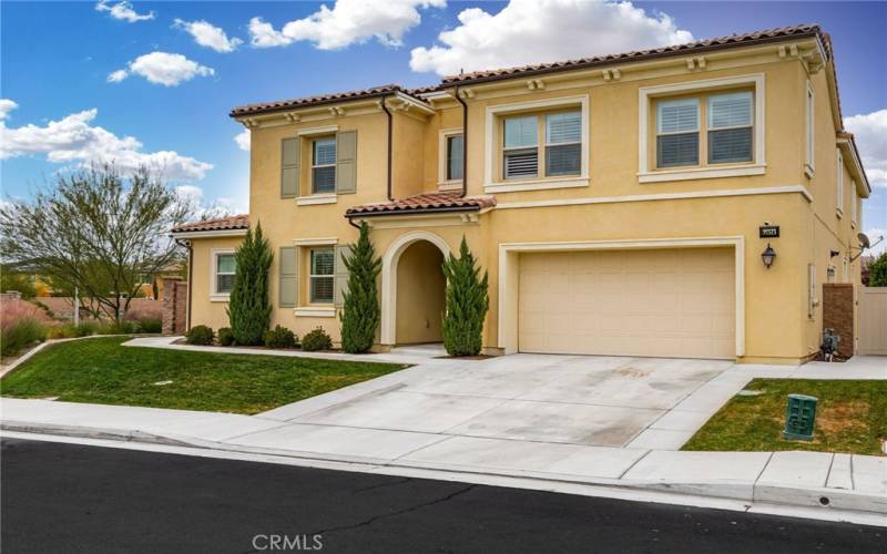 Front of home - that is a 3-car garage!