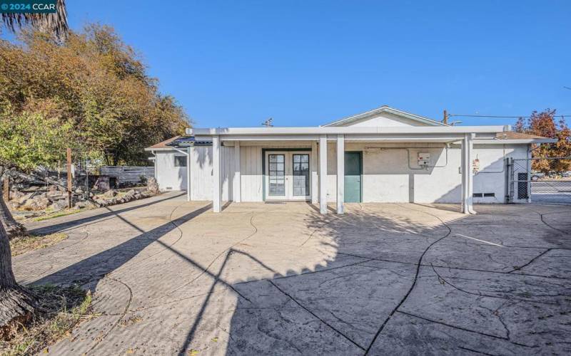 Large covered patio off bonus room -- enjoy the view of Mt. Diablo from this patio