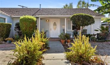 17600 runnymede, Lake Balboa, California 91406, 3 Bedrooms Bedrooms, ,2 BathroomsBathrooms,Residential,Buy,17600 runnymede,SR24232485