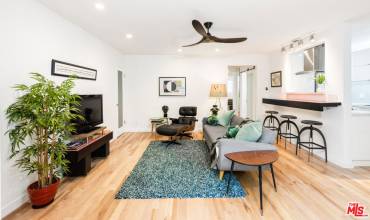 2921 10th Street 3, Santa Monica, California 90405, 2 Bedrooms Bedrooms, ,2 BathroomsBathrooms,Residential Lease,Rent,2921 10th Street 3,24467023