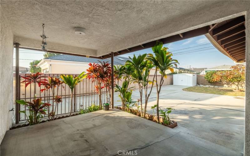 Rear Lanai and Courtyard