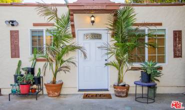 642 N La Jolla Avenue 3/4, Los Angeles, California 90048, 1 Bedroom Bedrooms, ,1 BathroomBathrooms,Residential Lease,Rent,642 N La Jolla Avenue 3/4,24469041