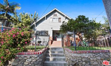 1819 S Normandie Avenue, Los Angeles, California 90006, 6 Bedrooms Bedrooms, ,Residential Income,Buy,1819 S Normandie Avenue,24456627