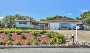 15645 Charter Oak Boulevard, Salinas, California 93907, 3 Bedrooms Bedrooms, ,2 BathroomsBathrooms,Residential,Buy,15645 Charter Oak Boulevard,ML81974921