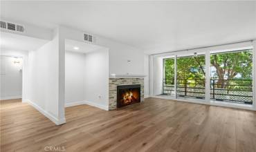 1215 N Olive Drive 309, West Hollywood, California 90069, 2 Bedrooms Bedrooms, ,2 BathroomsBathrooms,Residential Lease,Rent,1215 N Olive Drive 309,SR24244407