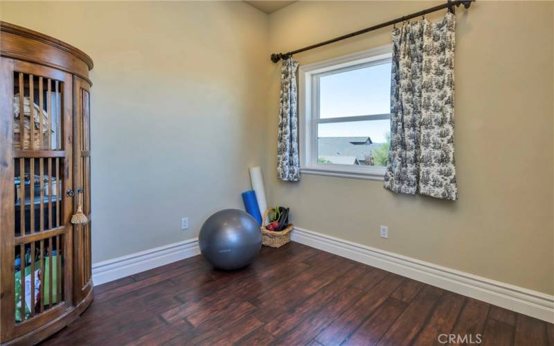 Bonus room! Use as office, gym, craft or yoga studio, or bunk room for the grandkids!