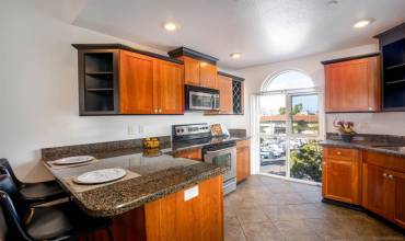 7514 Girard Ave 22, La Jolla, California 92037, 2 Bedrooms Bedrooms, ,2 BathroomsBathrooms,Residential,Buy,7514 Girard Ave 22,240027893SD