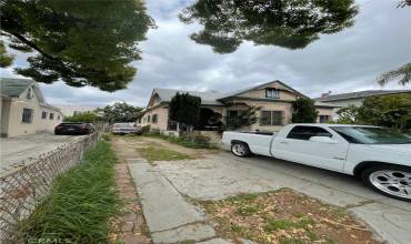 243 E 29th Street, Los Angeles, California 90011, 6 Bedrooms Bedrooms, ,Residential Income,Buy,243 E 29th Street,TR24244551