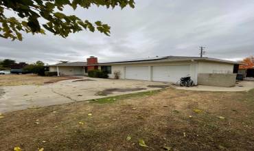 4863 E Simpson Avenue, Fresno, California 93703, 3 Bedrooms Bedrooms, ,2 BathroomsBathrooms,Residential,Buy,4863 E Simpson Avenue,ML81988018