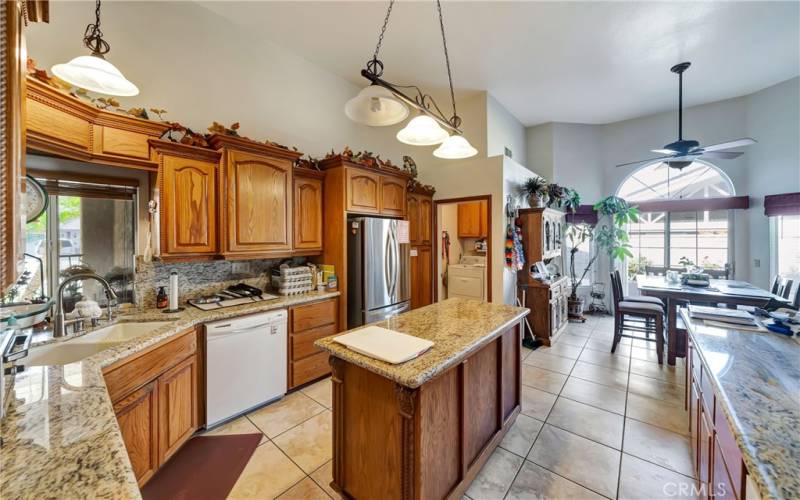 Kitchen & Dinning Area